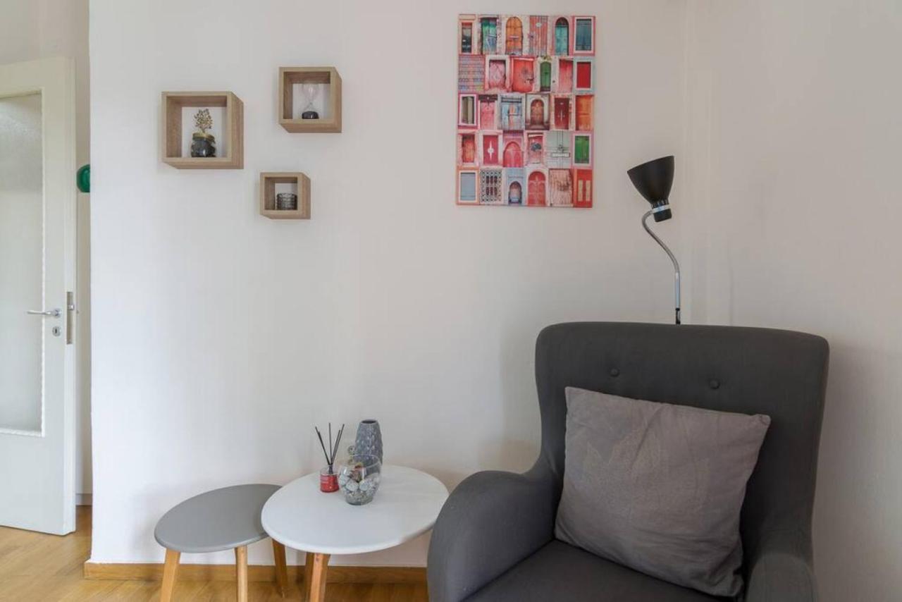 Cozy Hilton Hideaway: & Modern Daire Atina