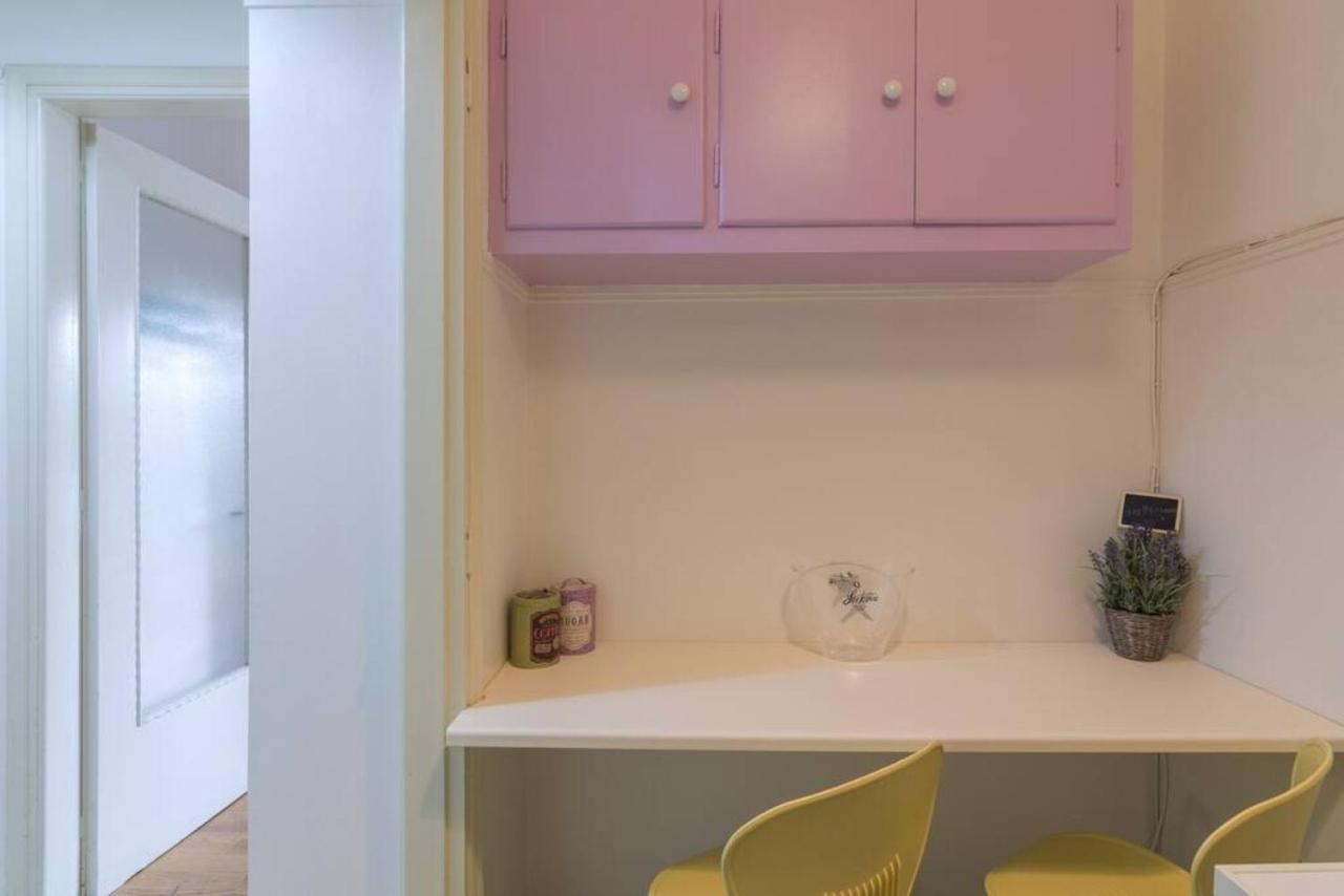 Cozy Hilton Hideaway: & Modern * Athen